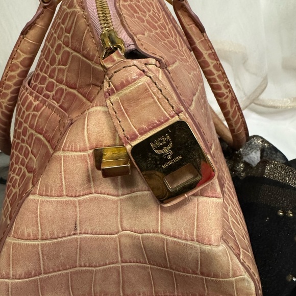MCM Chic Pink Crocodile-Embossed  Bag - Picture 4 of 15